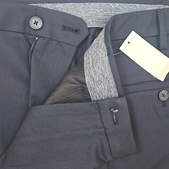 IZOD Dark Blue Trousers Straight Fit 36x32 Pet/Smoke Free - Picture 6 of 7